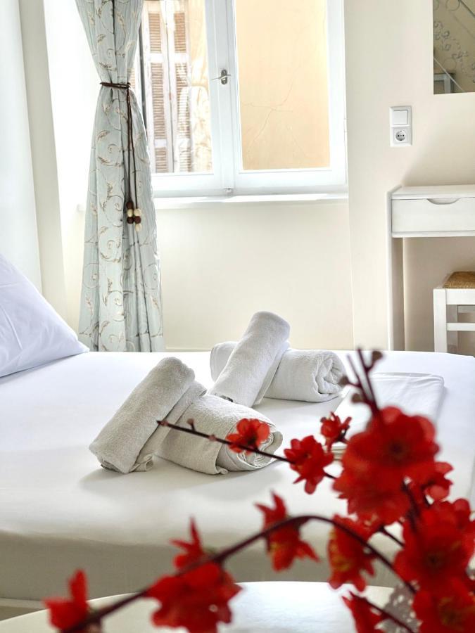 Xenias Rooms Apartments Короні Екстер'єр фото