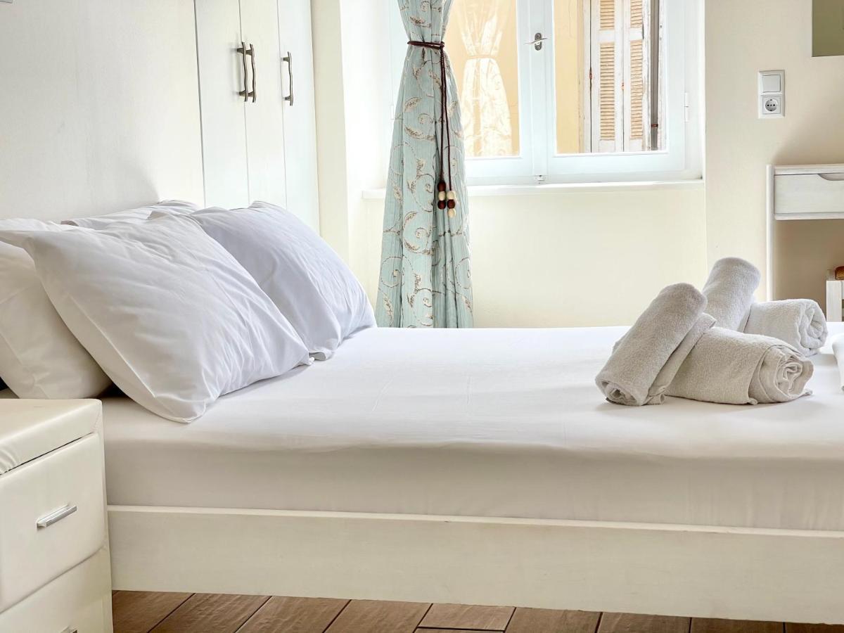 Xenias Rooms Apartments Короні Екстер'єр фото