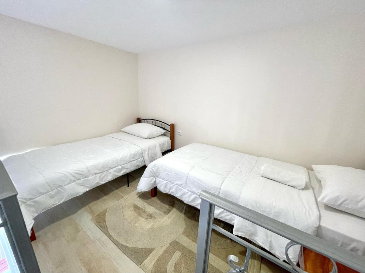 Xenias Rooms Apartments Короні Екстер'єр фото
