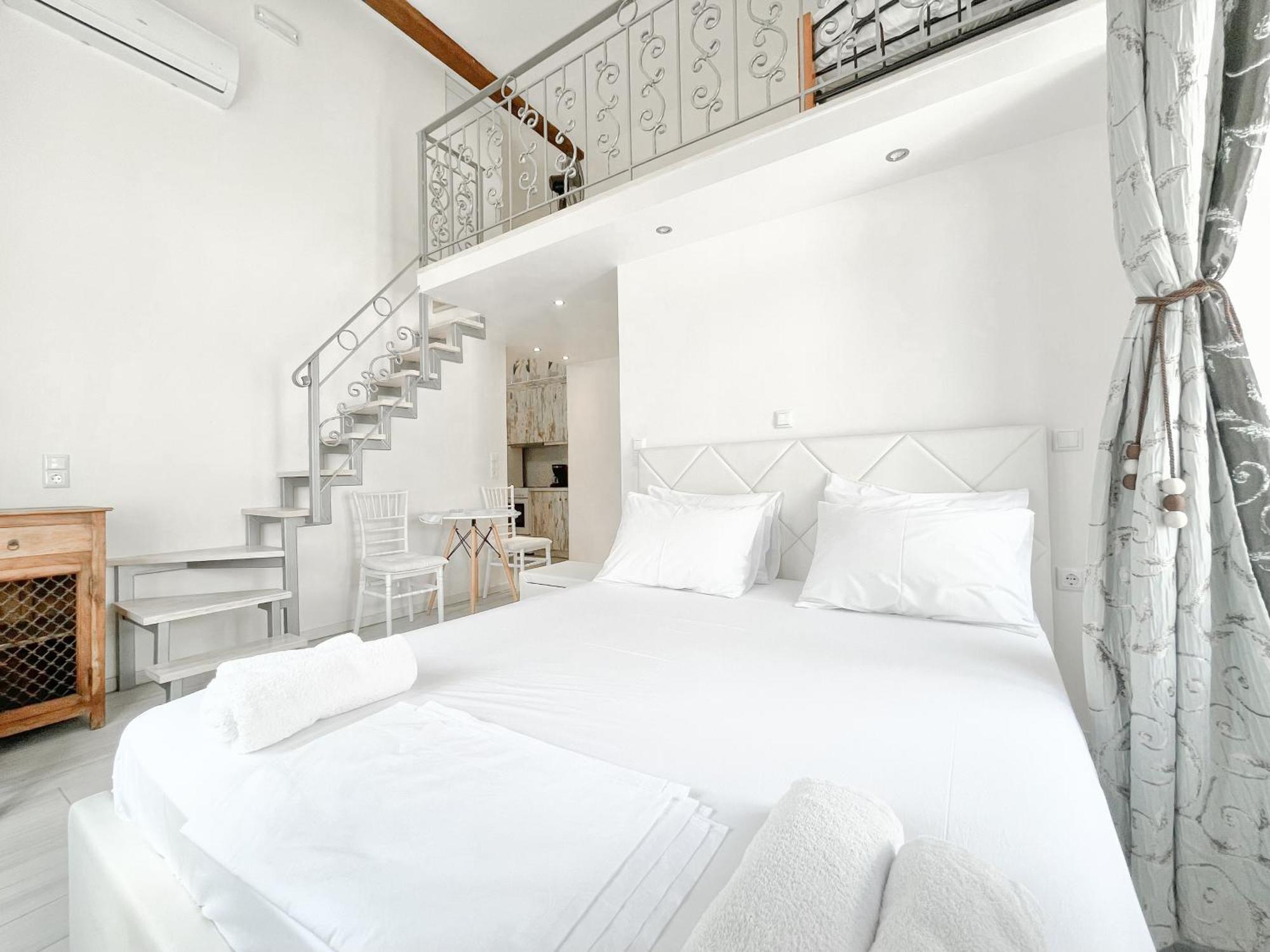 Xenias Rooms Apartments Короні Екстер'єр фото